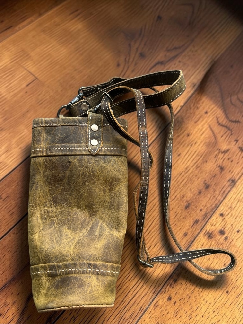 Myra Bag 100% Leather Wine Bottle Carrier Rustic Western Bag